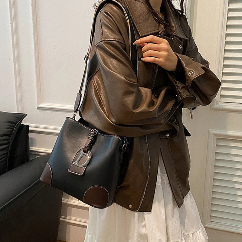 🤩 Unique, lightweight, luxurious, high-quality vintage crossbody bag