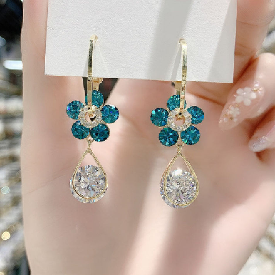 LAST DAY 70% OFF - Fashion Flower Crystal Earrings✨