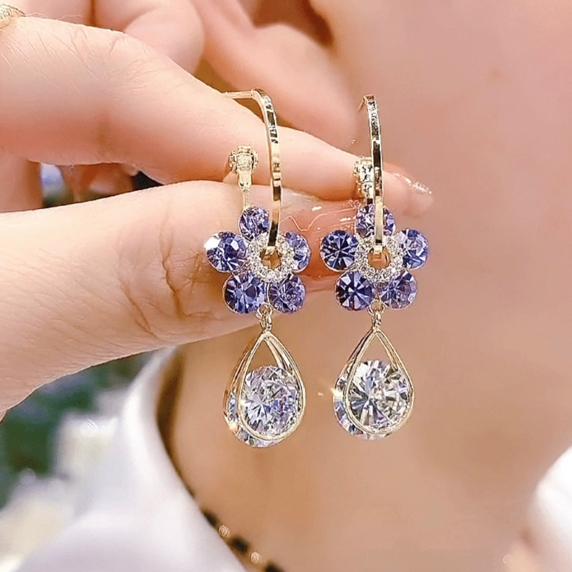 LAST DAY 70% OFF - Fashion Flower Crystal Earrings✨