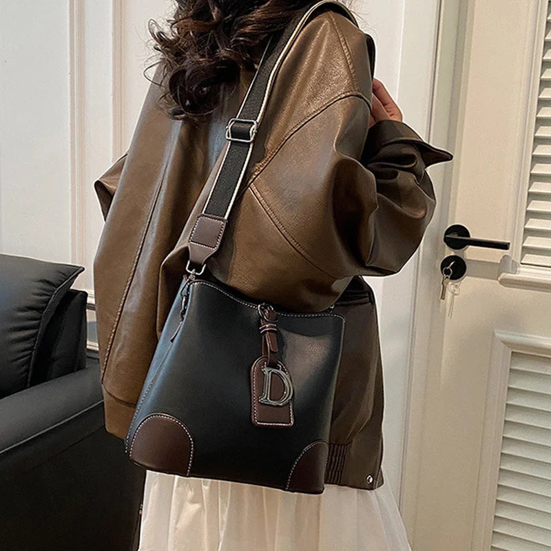 🤩 Unique, lightweight, luxurious, high-quality vintage crossbody bag