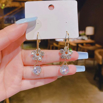 LAST DAY 70% OFF - Fashion Flower Crystal Earrings✨